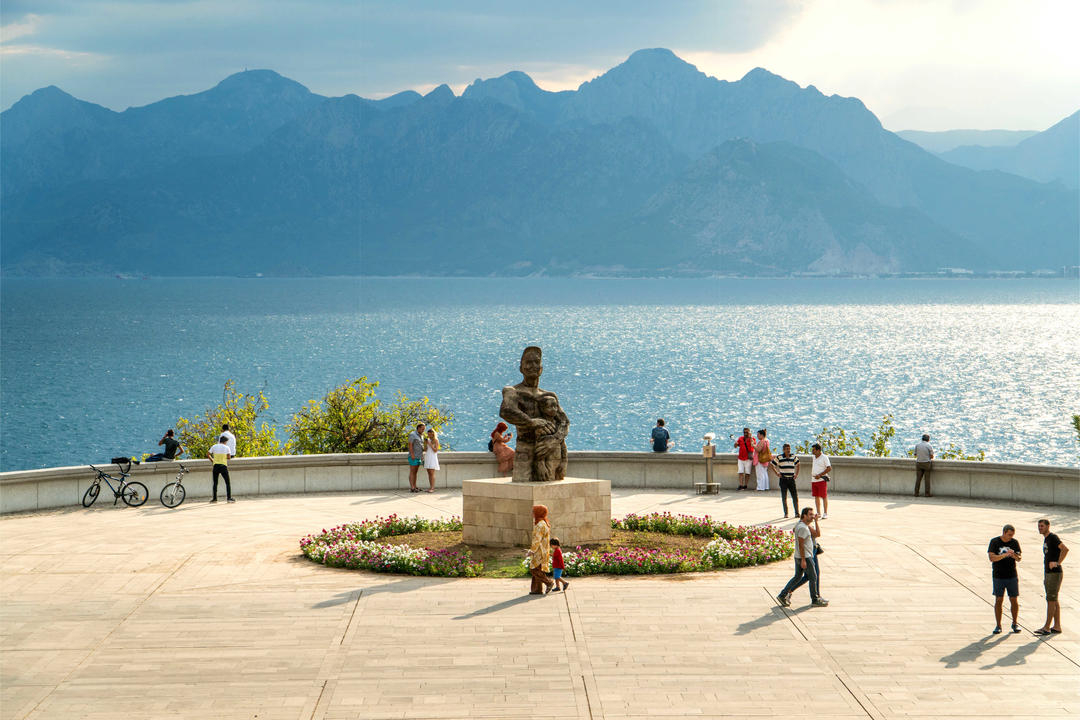 Karaalioğlu Parkı, Antalya, Kaleiçi, Eski Şehir, yeşil park, şehir manzarası, bahçeler, yürüyüş yolları, aile alanı, doğa, Akdeniz, dinlenme, ünlü park, oyun alanı, manzaralı noktalar