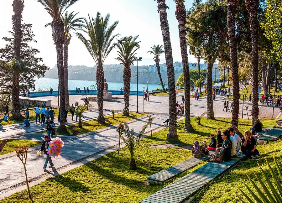 Karaalioğlu Parkı, Antalya, Kaleiçi, Eski Şehir, yeşil park, şehir manzarası, bahçeler, yürüyüş yolları, aile alanı, doğa, Akdeniz, dinlenme, ünlü park, oyun alanı, manzaralı noktalar