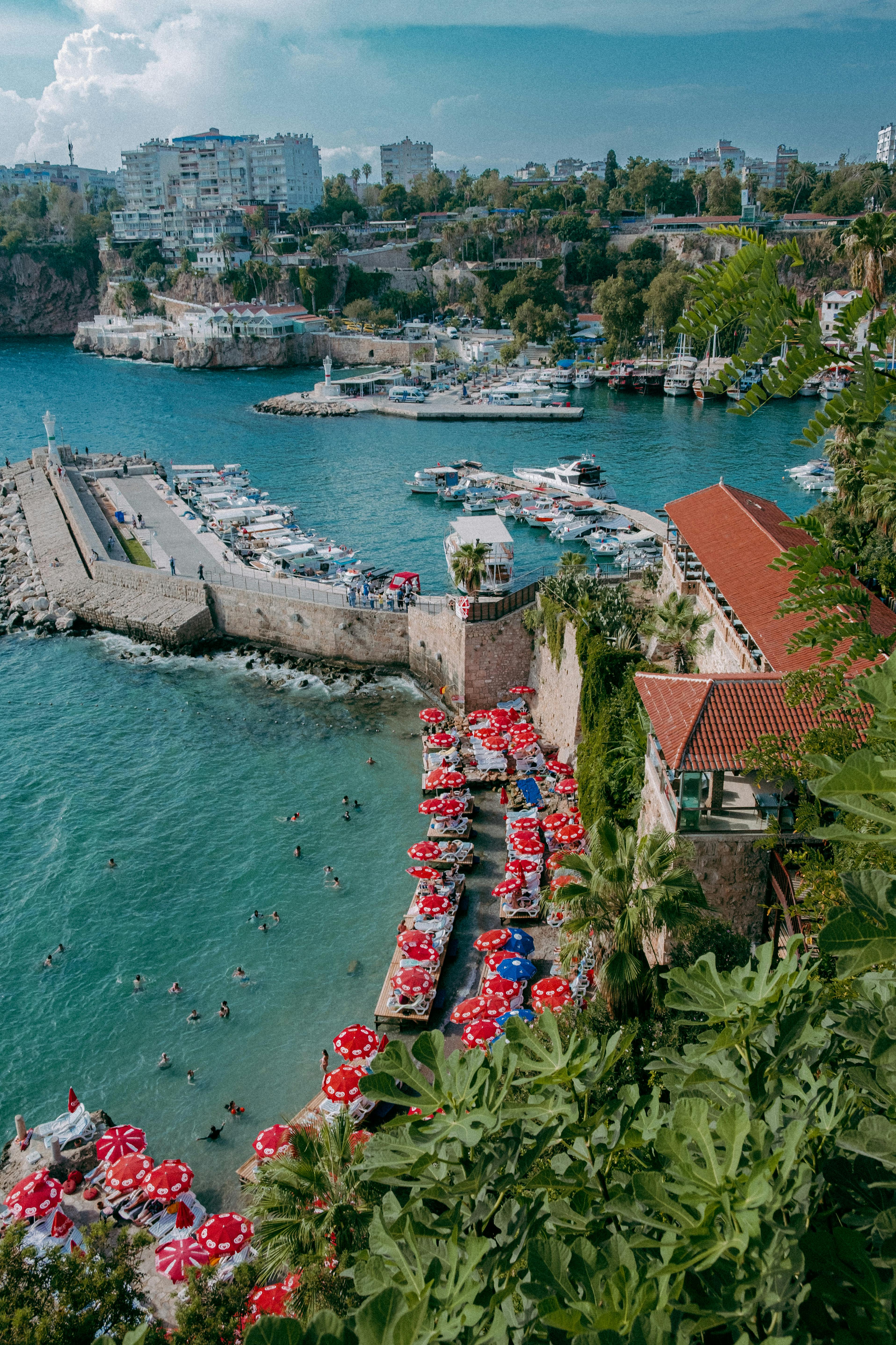 Eski Liman, Antalya, Kaleiçi, Eski Şehir, marina, yatlar, Akdeniz, tarihi liman, antik iskele, sahil, balıkçı tekneleri, yürüyüş yolu, şehir manzarası, Türkiye, gezi yeri